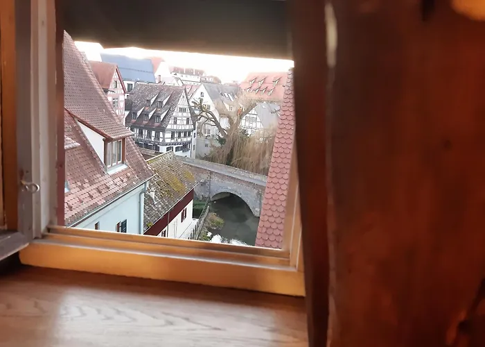 Schiefes Haus