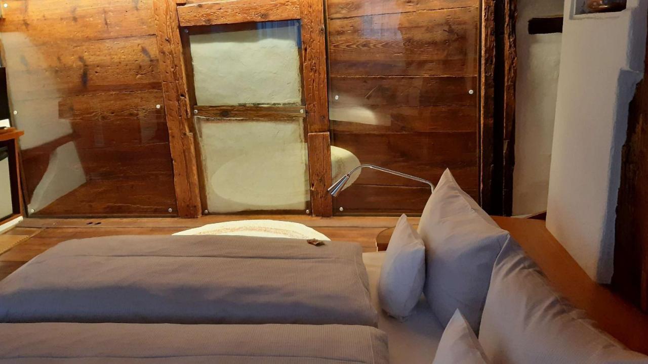 Hotel Schiefes Haus *