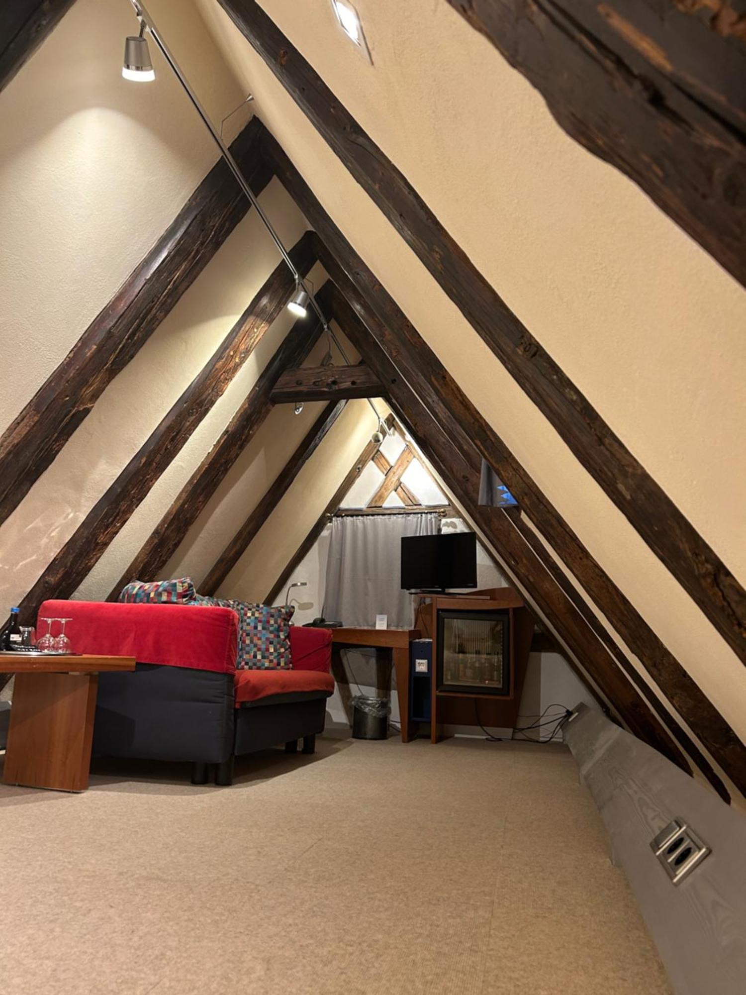 Hotel Schiefes Haus